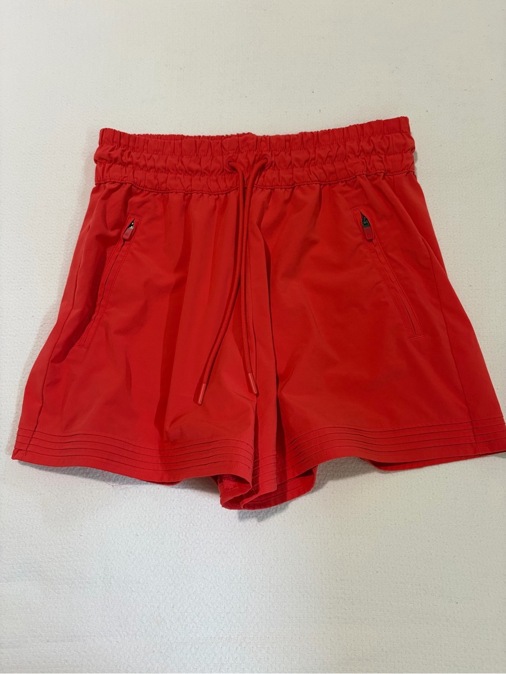 Athleta Newport 5” Board Short size Small, Coral